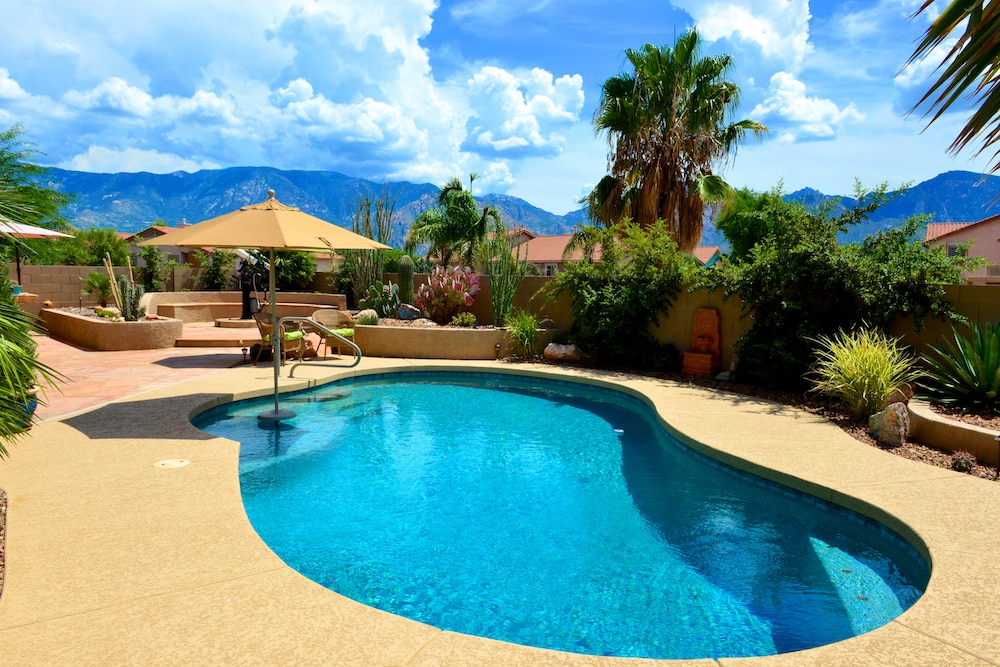 A traditional kidney pool in Tucson, AZ