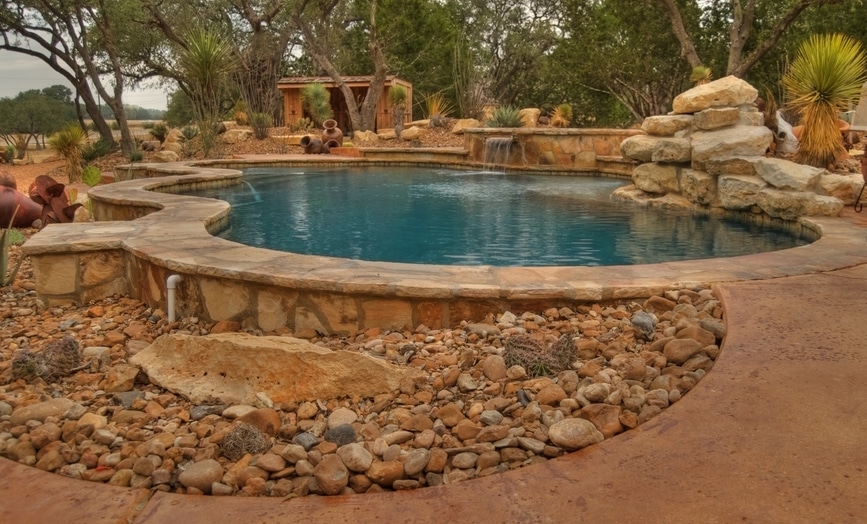 Simple Outdoor Landscaping Design With Pool