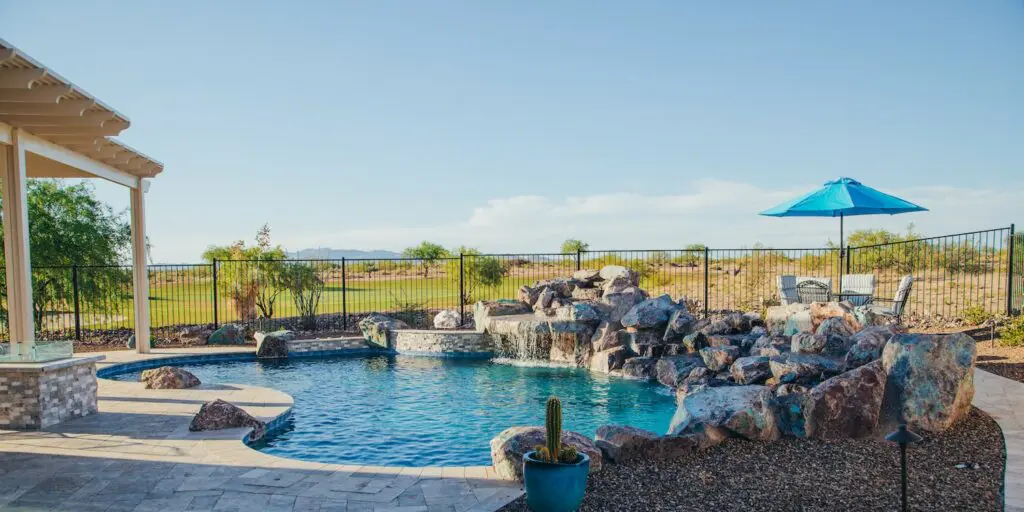 A resort-style luxury pool in a Tucson backyard